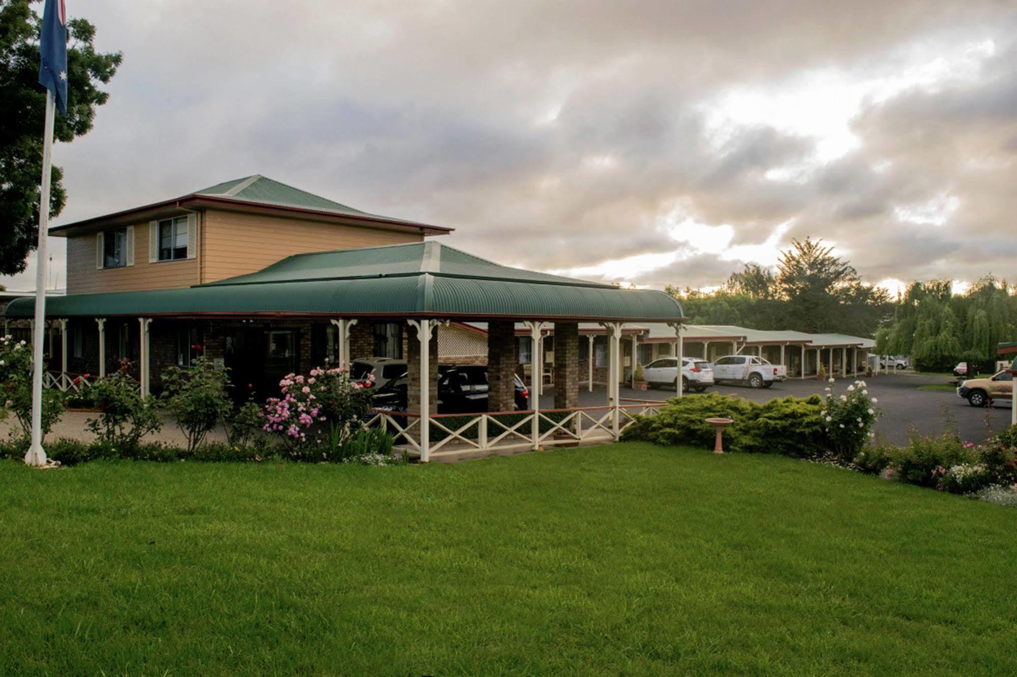 Rest Point Motor Inn Глен-Иннес Экстерьер фото
