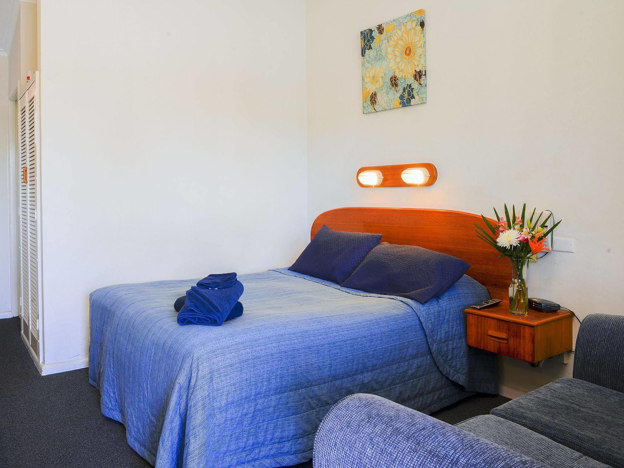 Rest Point Motor Inn Глен-Иннес Экстерьер фото